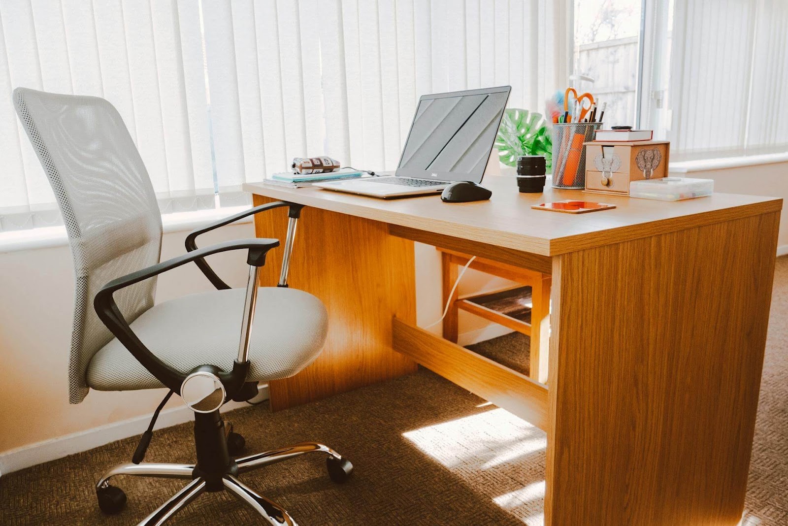 A wooden office table desk has always been a classic choice for employees and managers in workplaces around the world